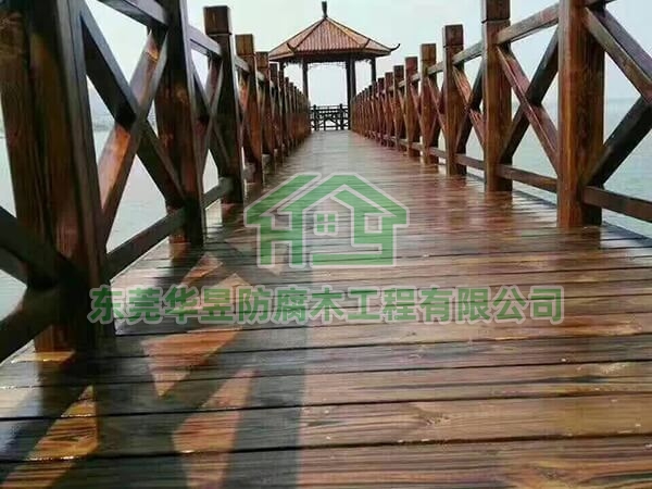 如何選擇適合的防腐木材料？